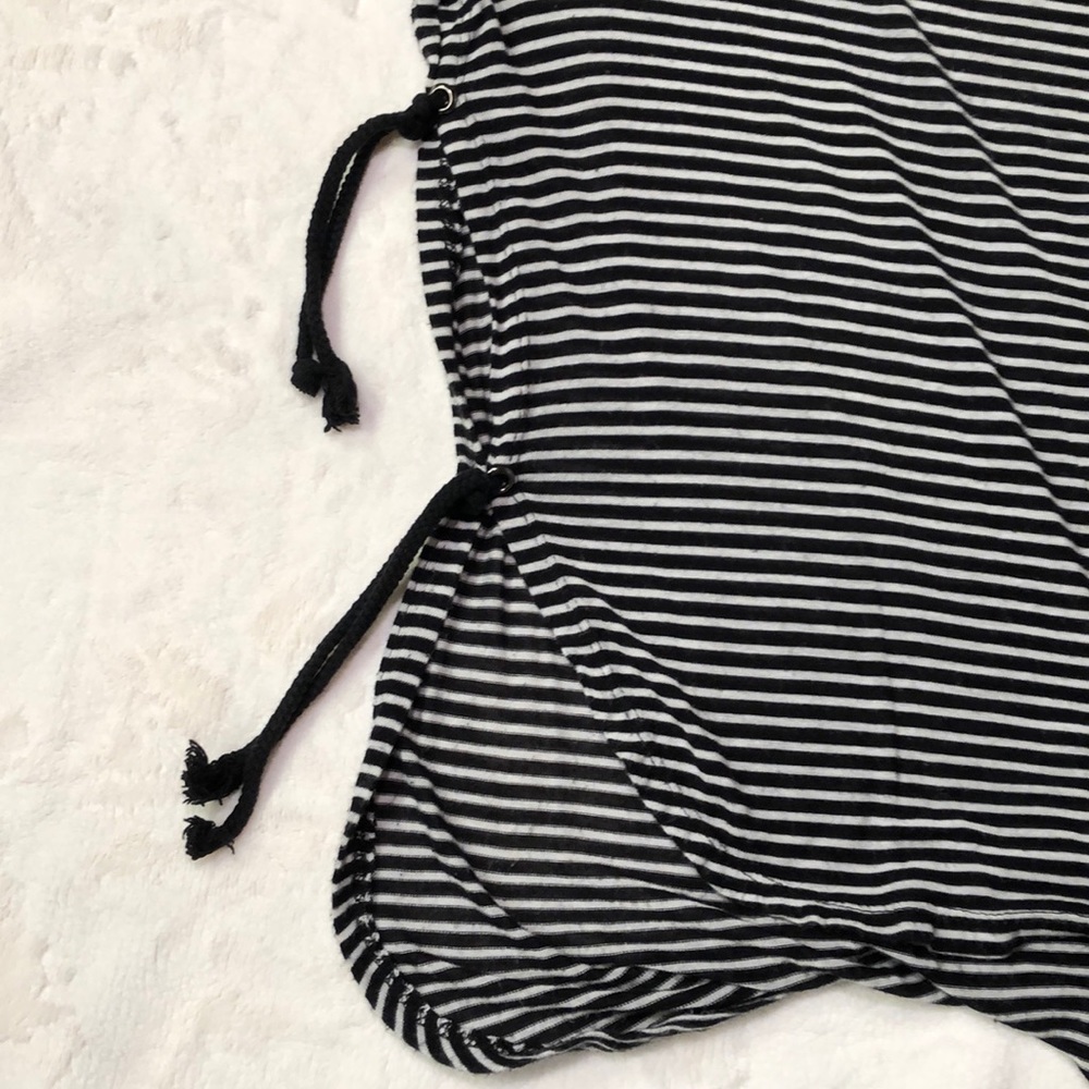 Short Sleeve Top - Picture 4 of 4
